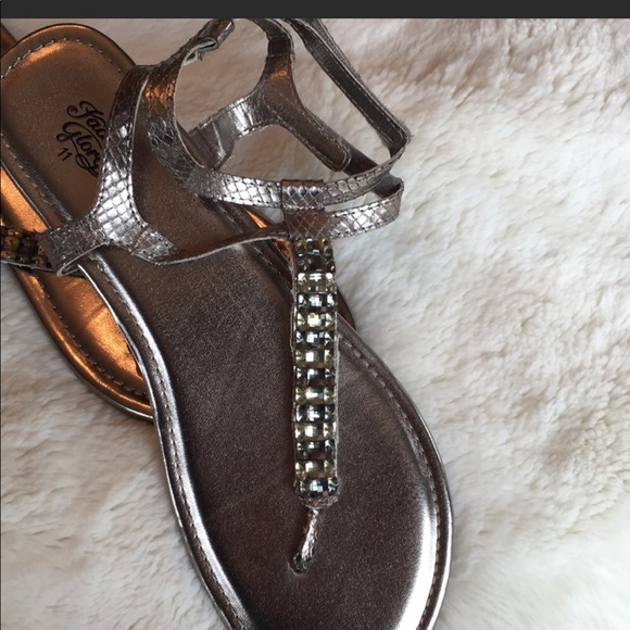 Faded Glory Shoes - 🌸Silver, bling, summer sandals🌸